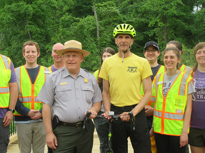 GWMP_Superintendent_Charles_Cuvelier_and_Mount_Vernon_Supervisor_Dan_Storck_with_some_of_the_Friends_of_the_Mount_Vernon_Trail-700.jpg