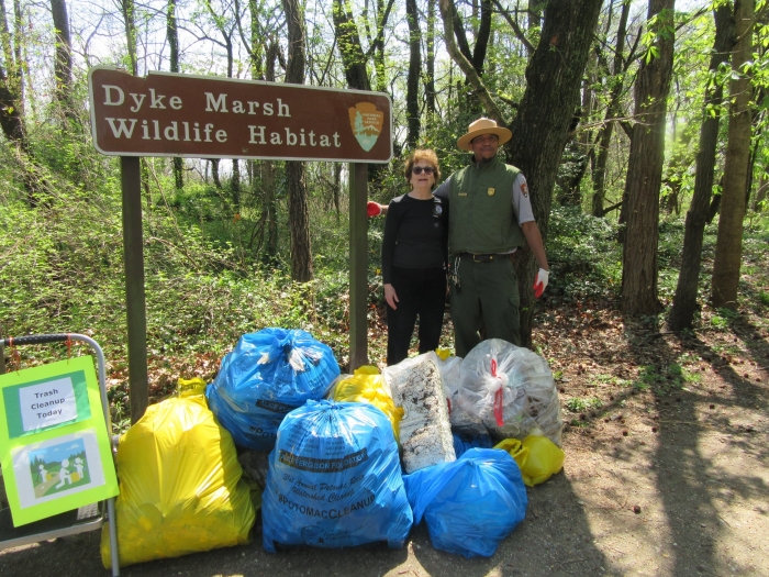 dorothy and NPS with trash